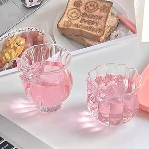 Collezione di Tazze in Stile Giapponese con Motivo Floreale, Design Artigianale con Narciso e Farfalla, Tazza in Vetro Resistente al Calore per Caffè e Tè - Product Image 2
