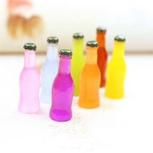 Abalorios de resina al por mayor con forma de botella de jugo, bebida o vino para la fabricación de joyas DIY, pendientes, colgantes, comida en miniatura para casas de muñecas y fundas de teléfono - Product Image 3