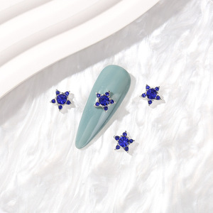Adornos de Uñas en Forma de Estrella 3D de Metal Dorado y Plateado, Estrella Hueca de Aleación con Diamantes de Imitación, Accesorios para Decoración de Uñas DIY - Product Image 3