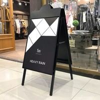 Panneau publicitaire pliable d'extérieur résistant au vent en fer, support de porte en A, panneau d'affichage vertical sur pied