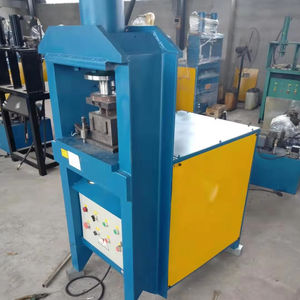 गैल्वेनाइज्ड स्टील पाइप के लिए उच्च गति हाइड्रोलिक नोचिंग मशीन 90 डिग्री कोण बनाने वाली वर्ग ट्यूब पंचिंग इकाई - Product Image 1