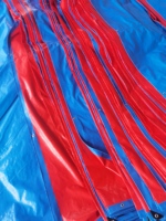 Bâche en PE tissée imperméable bleue à l'extérieur et rouge à l'intérieur, anti-UV, pour tentes de voiture
