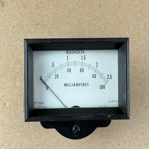 Nuovo Originale Disponibile Subito Misuratore Vintage Triplett Kilovolt Milliamperi 0-2.5KV 0-100mA Garantito per PLC, PAC e Controllori Dedicati - Product Image 2