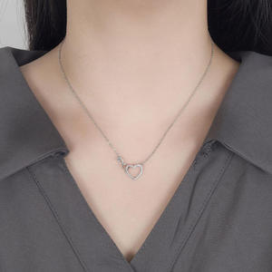 Collier de luxe pour femmes en argent sterling 925 de qualité supérieure, avec des cœurs entrelacés en zircone cubique 3A - Product Image 5