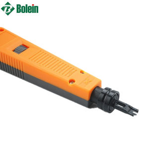 Outil de poinçonnage pour câble réseau Bolein Impact Network pour le raccordement de fils dans des bornes noires ou la coupe des extrémités de fils après la terminaison - Product Image 5