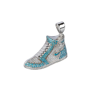Pendentif Sneaker inspiré des Jordans glacés, entièrement serti de zircone cubique, design culturel de luxe Hip Hop Streetwear Basketball - Product Image 5