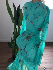 เดรสยาวผ้าตาข่ายพิมพ์ลายหินอ่อนสีเทอร์ควอยซ์สำหรับผู้หญิง - เดรสแฟชั่นแบบรัดรูปเว้าไหล่ - Product Image 6