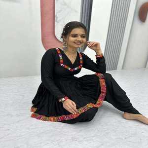 Dhoti Kediyu Tradicional de Algodón Riyon para Mujer, Diseño Kediyu con Amplio Vuelo, Ropa Étnica Elegante para Garba y Ocasiones Festivas - Product Image 2