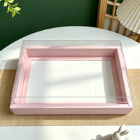 Boîte à dessert rectangulaire rose en papier avec couvercle transparent