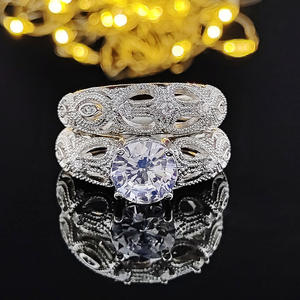 Conjunto de Anéis de Compromisso de Casamento Simples e Elegante em Prata com Zircônias Exquisitas para Presentes de Amantes 2022 - Product Image 3