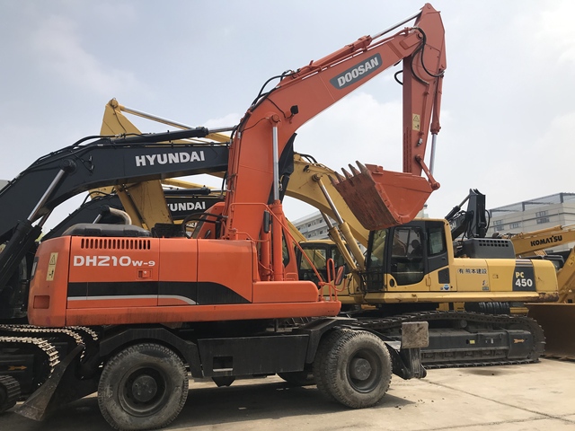 Used Doosan DH210W Wheel Excavator Original Doosan 21 Ton Wheeled Excavator for Sale