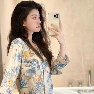 Sens avancé <span class=keywords><strong>français</strong></span> du cardigan à manches longues Pyjama en soie glacée Mme <span class=keywords><strong>Netflix</strong></span> Printemps et été Nouveau tempérament soyeux Homewear Sui - Product Image 2