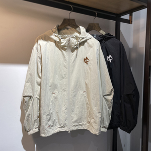 Jaket Pria Gaya Olahraga Kustom Tahan Air Berbahan Kain Tenun dengan Sablon, Model Longgar, Windbreaker OEM/ODM - Product Image 1