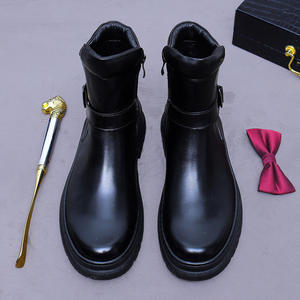 Nouvelles bottes en cuir de vachette de luxe pour hommes, best-sellers de l'été, bottes Chukka hautes pour motards. - Product Image 2