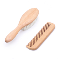 BOOMHOME Ensemble Brosse et Peigne en Bois pour Bébé, Poils de Chèvre Doux, Brosse à Cheveux pour Enfants, Logo Personnalisé