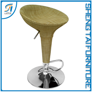 <span class=keywords><strong>Tabouret</strong></span> <span class=keywords><strong>de</strong></span> <span class=keywords><strong>bar</strong></span> en plastique ABS rouge au design contemporain avec repose-pieds et dossier <span class=keywords><strong>bas</strong></span> pour la salle à manger et les meubles <span class=keywords><strong>de</strong></span> <span class=keywords><strong>bar</strong></span> - Product Image 3