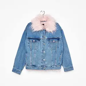 Streetwear SupplierVintage Washed Jeans Denim Coats And Jackets Women With Pink Fur Collar