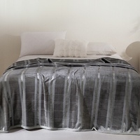 Plaid Doux et Moelleux 100% Polyester Anti-Acariens, Léger, Confortable et Chaud, Grande Taille, Super Confortable