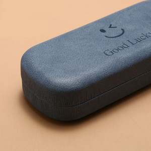 Étui à lunettes carré rigide anti-pression avec logo personnalisé, motif Smiley porte-bonheur, élégant et simple, vente en gros - Product Image 4