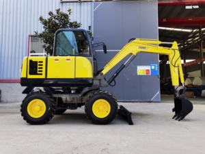 Hydraulic <b>Excavator</b> 4 Ton Wheel Small Digger Machine for Sale - Product Image 3