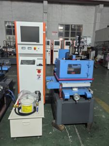 Máquina de Corte por Hilo CNC Pequeña de Alta Velocidad para Programación de Gabinetes Informáticos DK7720, Máquina Mini CNC EDM Rentable de Larga Duración - Product Image 2