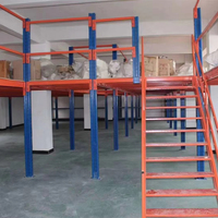Système de rayonnage pour mezzanine en acier, plateforme de stockage industrielle multi-niveaux avec escalier et garde-corps de sécurité