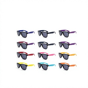 Gafas de Sol Cuadradas Promocionales Personalizadas para Hombre y Mujer, Monturas y Lentes de PC, Protección UV400, Visión Nocturna, Montura Completa, Pedidos al por Mayor - Product Image 1