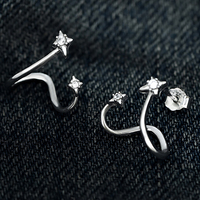 Bijoux fins 925 argent Sterling étoile Trail boucles d'oreilles pour femmes étoile à quatre branches conception élégant bijoux en argent