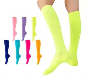 Kaos Kaki Kompresi Atletik Desain Khusus 15-25 MmHg untuk Pemulihan Lari, Tinggi Selutut, untuk Meredakan Kelelahan Otot dan Neuropati - Product Image 5