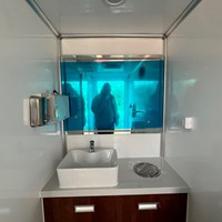 Mechanisches Bremssystem Universelle Stützräder Klappbare Einstiegsleiter Camping-Toilettenanhänger für Veranstaltungen im Freien