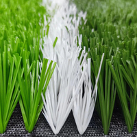 Gazon synthétique artificiel de haute densité de 50 mm (1,9 pouce), tapis de gazon en rouleau, résistant au feu, respectueux de l'environnement, terrain de football