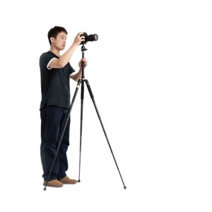 Trépied léger Era Q555P en alliage d'aluminium à 3 sections avec verrouillage par torsion pour appareils photo reflex numériques et hybrides – Mini support stable - Product Image 1