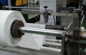 Kantong plastik aluminium Foil plastik dapat digunakan kembali jumlah kecil dengan tas ritsleting kecil segel panas dan fitur dapat ditutup ulang - Product Image 6