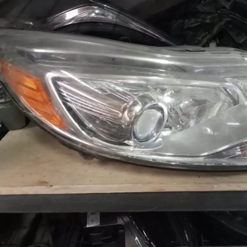 Chất Lượng Cao Xe Đèn Pha Trái Và Phải Với Halogen Bóng Đèn Cho Ford Focus 2013 OEM BM51-13D155-AE BM51-13D154-AE