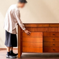 Meuble de style antique français, pièce de designer pour un salon classique, armoire de rangement pour un appartement, buffet