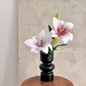 ดอกลิลลี่ประดิษฐ์ 3 มิติ ดงรุ่ย สีชมพู สีม่วง สีขาว แจกันพลาสติก จัดดอกไม้ตกแต่งบ้าน อุปกรณ์ประกอบงานแต่งงาน - Product Image 3