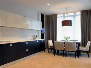 Meuble de cuisine modulaire en bois massif, style européen et australien, design multi-grilles, surface laquée, armoire de rangement écologique - Product Image 2