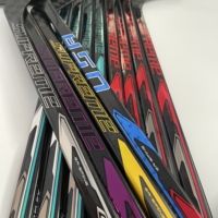 Bâton de hockey sur glace en fibre de carbone de fabrication chinoise de haute qualité fabriqué en usine 275g-375g P28/P29/P92/P88 Personnalisable Professionnel