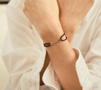 Bracelet en acier inoxydable plaqué or PVD 18 carats, gravable, résistant au ternissement, avec breloque barre personnalisable et cordon ciré