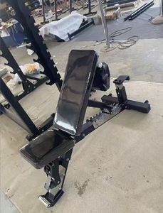 <span class=keywords><strong>Banc</strong></span> de musculation commercial 3-en-1 avec appui-tête, dossier et siège réglables, et roues mobiles pour entraînement de fitness en salle de sport - Product Image 6