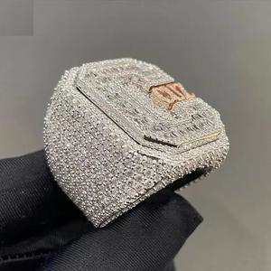 Anillo de Diamantes de Lujo con Incrustaciones de Diamantes, el Más Vendido, para Fiestas, Videos Musicales, Bodas y Colección de Joyería de Moda, Disponible para la Venta - Product Image 5