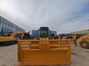 Compacteur routier Shantui SR28MR d'occasion, 28 tonnes, machine de compactage lourd pour la construction routière - Product Image 4