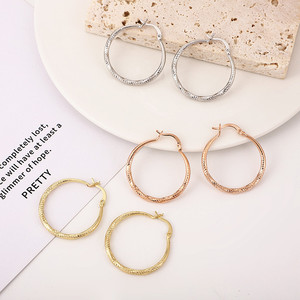Pendientes de Aro en Oro, Plata y Oro Rosa, Diseño Geométrico Circular, Aleación de Cobre, Joyería de Moda - Product Image 1