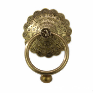 Poignée de porte en laiton antique avec motif de caractère Fu et tête de lion pour porte de placard de style chinois - Product Image 3