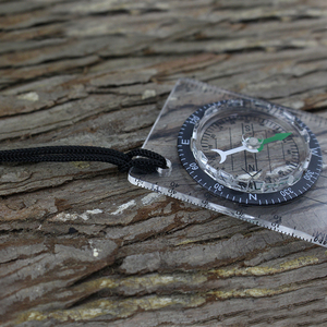Brújula portátil de acrílico de alta calidad, accesorio práctico para acampada de fábrica, venta al por mayor, nuevos artículos al aire libre - Product Image 5