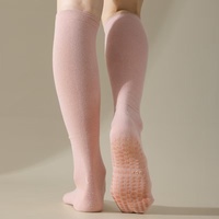 Chaussettes Pilates antidérapantes à hauteur du genou pour hommes et femmes, blanches personnalisées avec des rayures sexy, taille jeune, chaussettes Elite en coton pour les sports scolaires