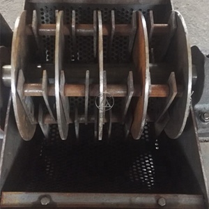 <span class=keywords><strong>Prix</strong></span> usine <span class=keywords><strong>Bois</strong></span> Rasage Poulet Lit Faire Animal Lit Cheval Literie <span class=keywords><strong>Bois</strong></span> Rasage Balling Machine - Product Image 4
