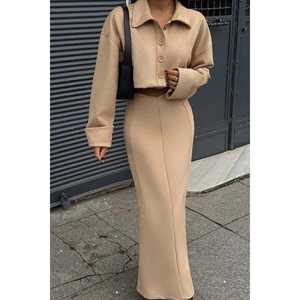 Traje Formal Beige con Botones al Frente - Product Image 4