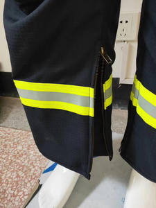 卸売 CE EN469認証 アラミド綿 FR 防火服 森林/野外作業用ギアセット ヘルメット、ジャケット、ズボン付き - Product Image 6