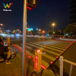 Luz de <span class=keywords><strong>suelo</strong></span> enterrada de 3 colores LED paso de cebra Luz de señal de tráfico integrada luz de señal de tierra peatonal inteligente - Product Image 1